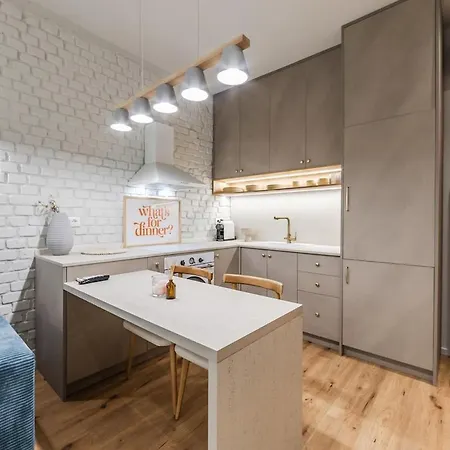 The Homey Flat Stylish 2br By Pikhost 公寓