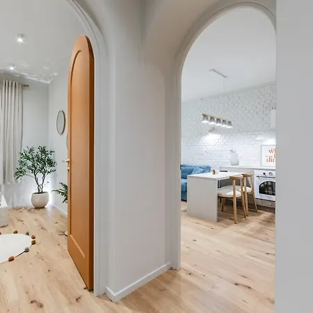 The Homey Flat Stylish 2br By Pikhost Apartment