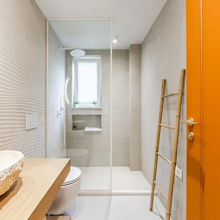 The Homey Flat Stylish 2br By Pikhost * 地拉那